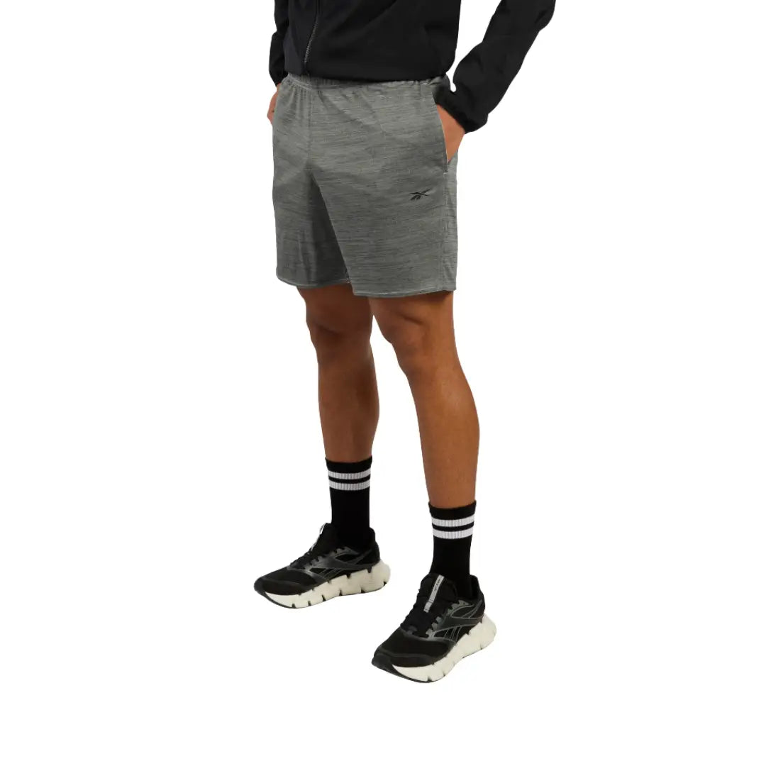 100243173_144916_FR_Model_eCom.webp