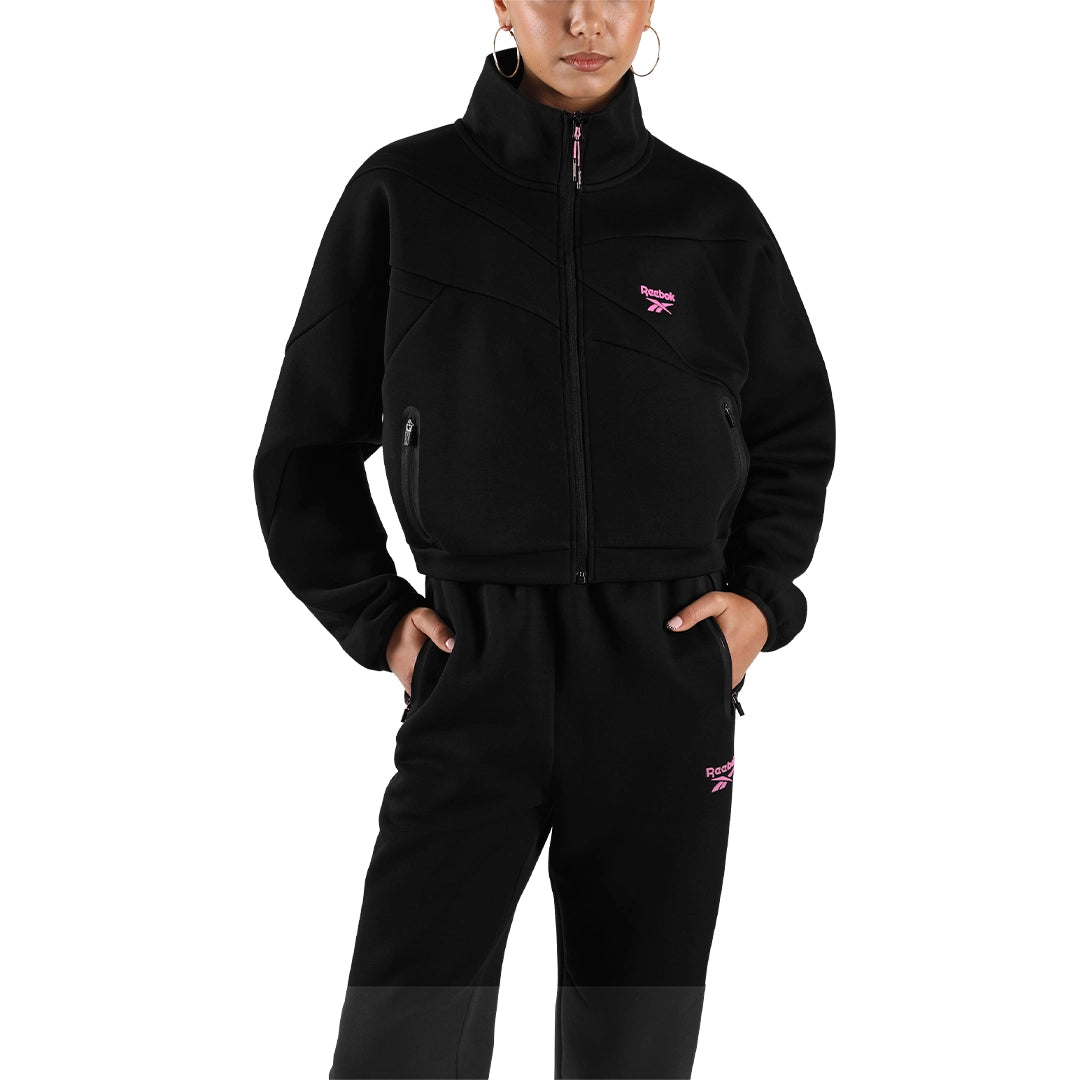 100253930_142597_FR_Model_eCom.webp