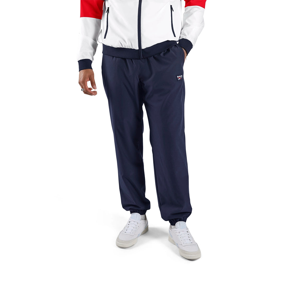 100254034_155112_FR_Model_eCom.webp