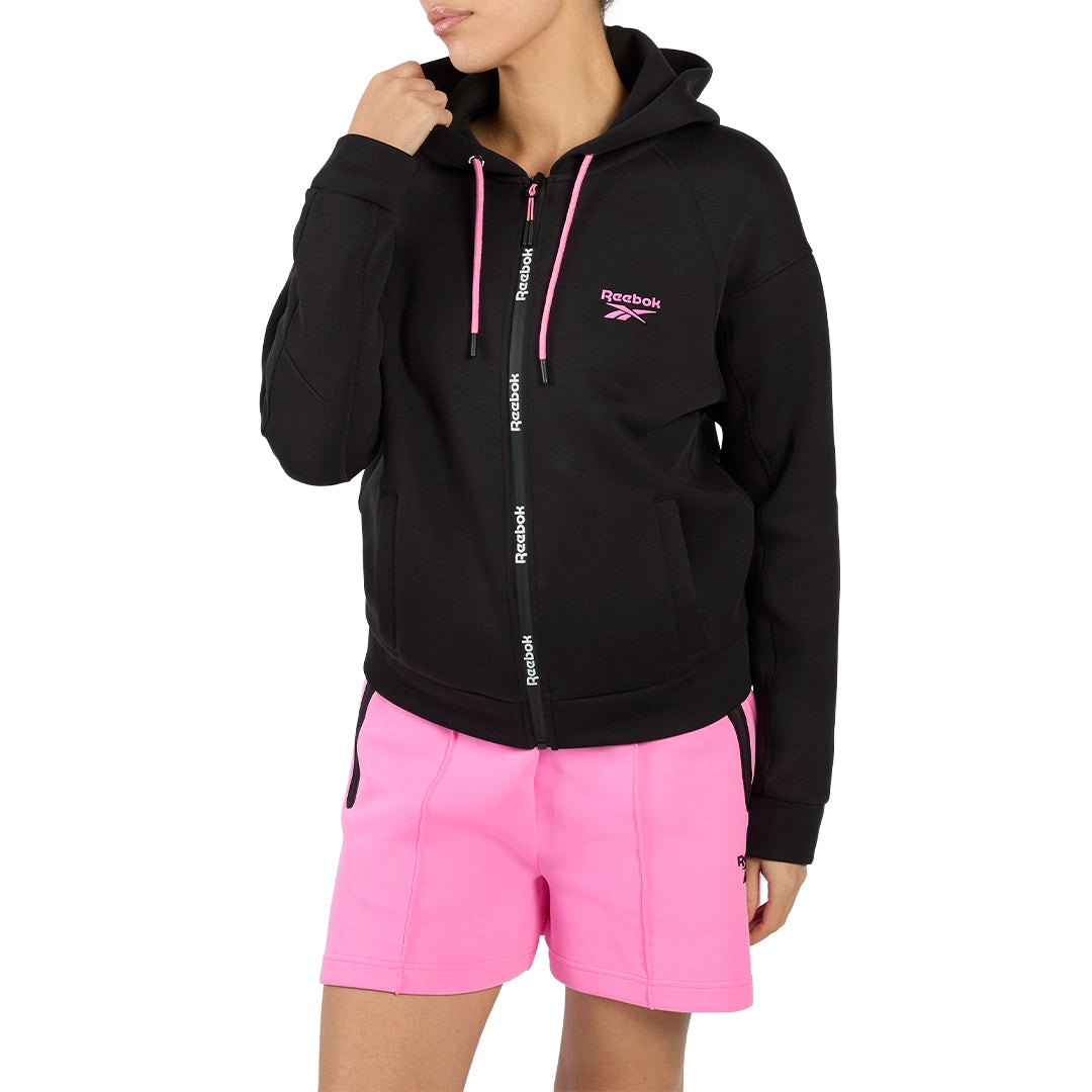 100256620_156237_FR_Model_eCom.webp