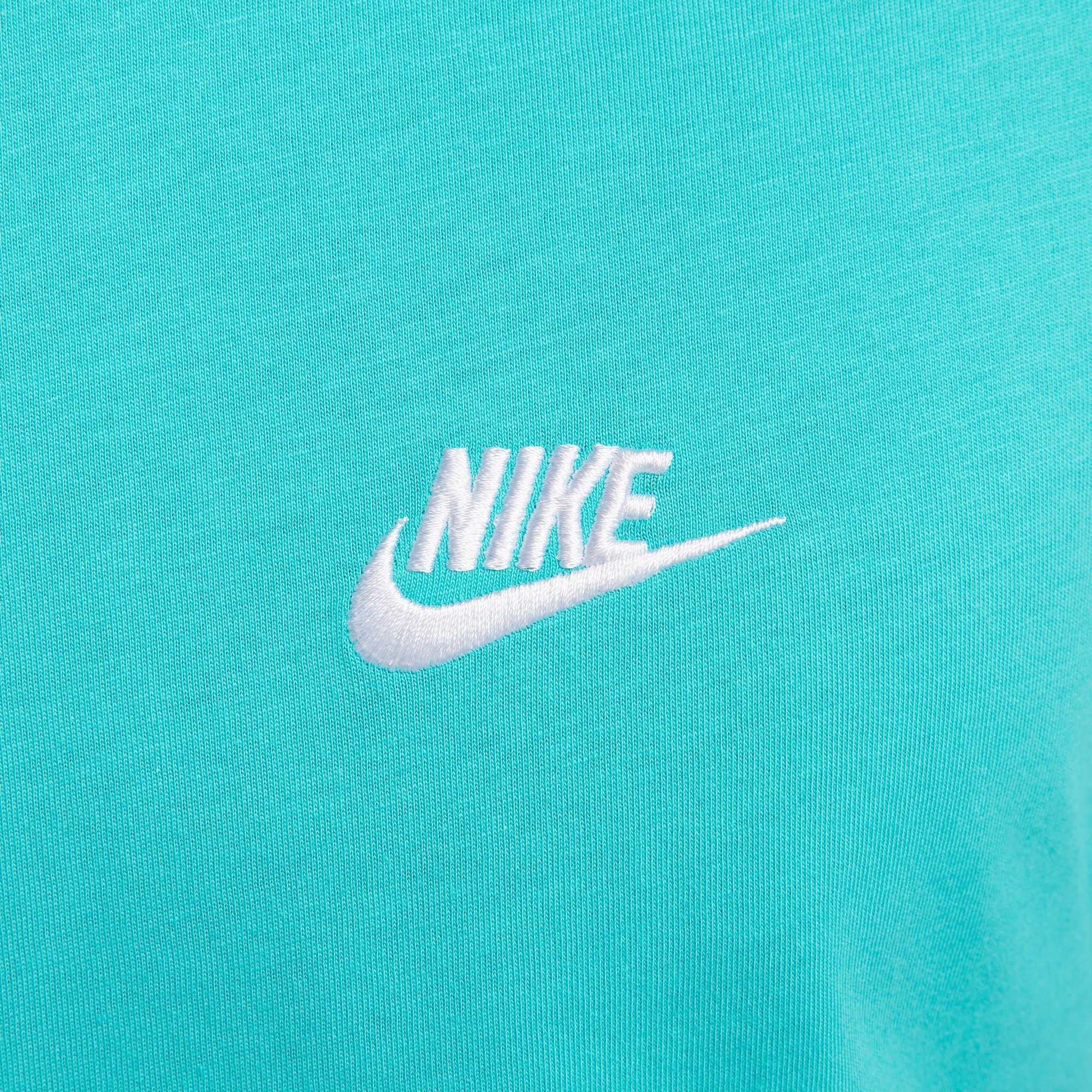 Nike Men Sportswear Club T-Shirt | AR4999-345