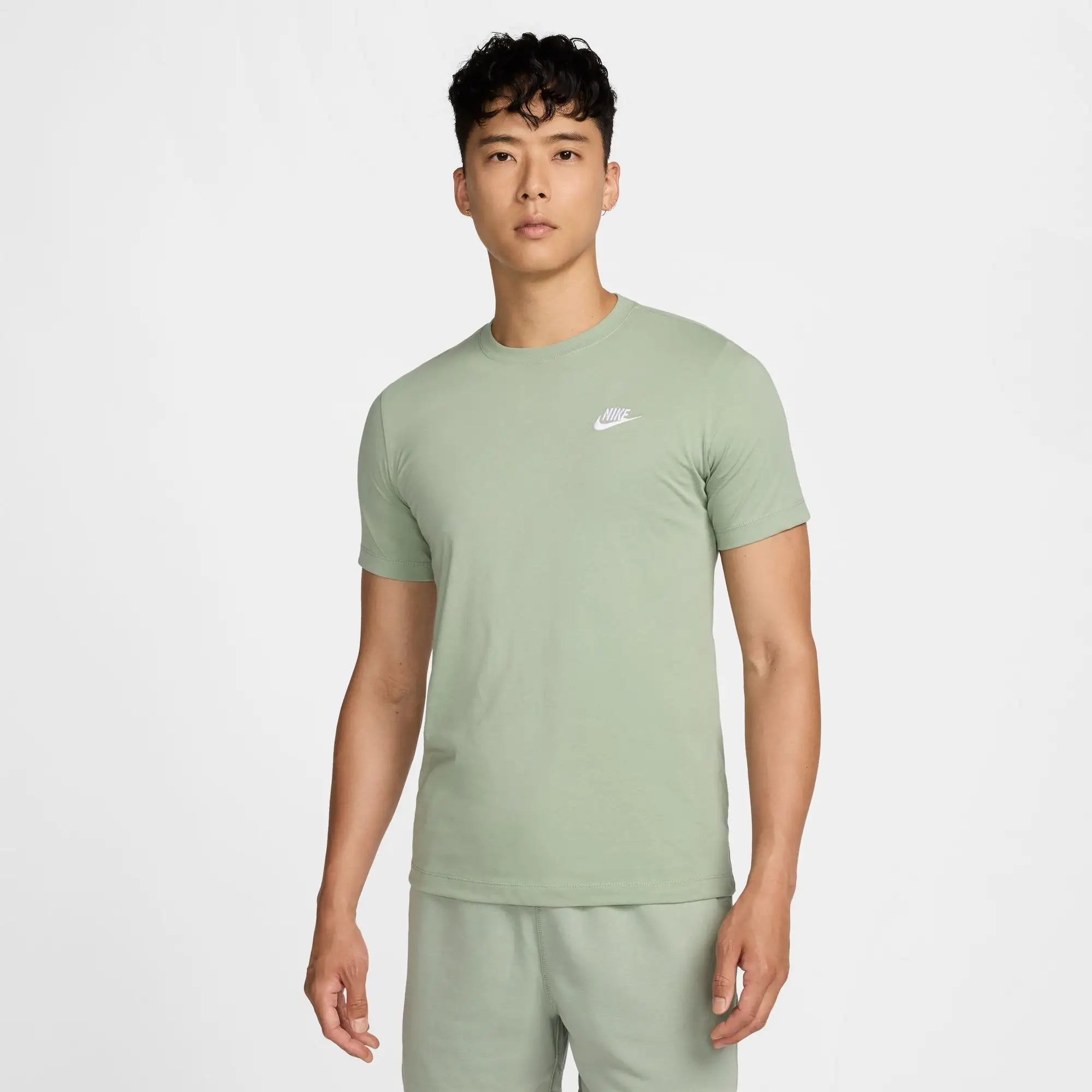 Nike Men Sportswear Club T-Shirt | AR4999-371