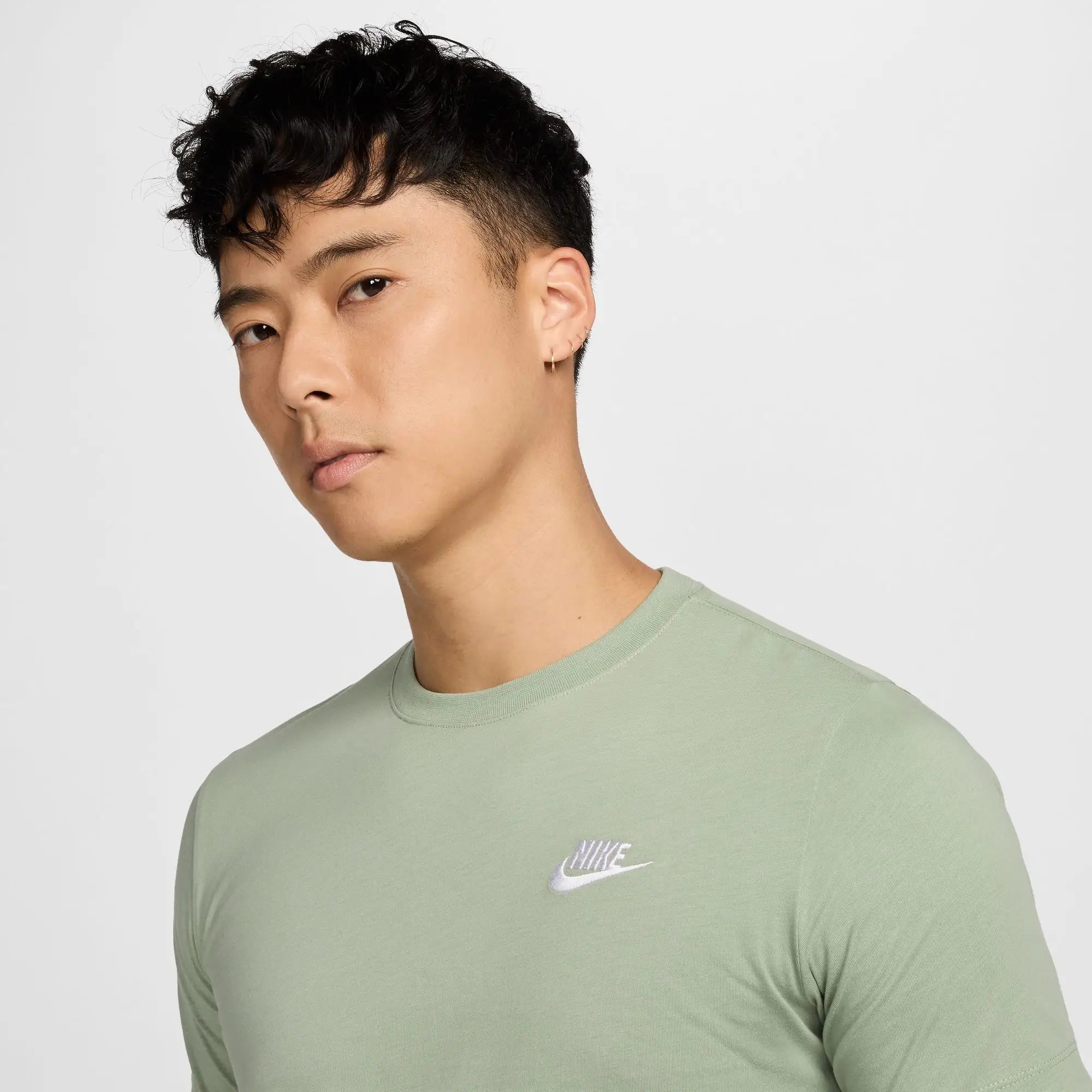 Nike Men Sportswear Club T-Shirt | AR4999-371