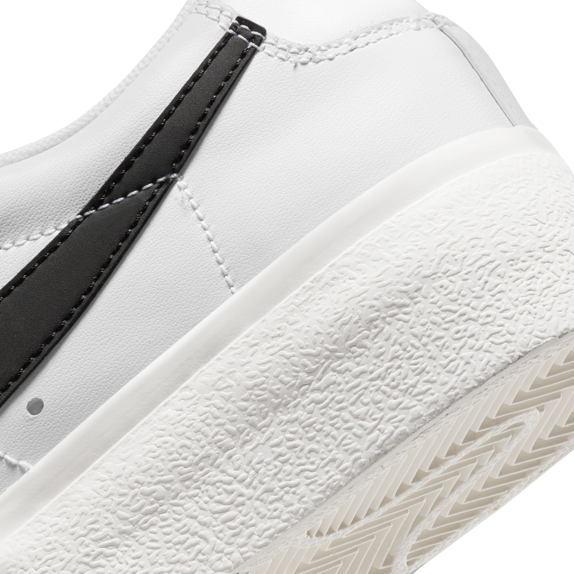 Nike Women Blazer Low Platform Shoes | DJ0292-101