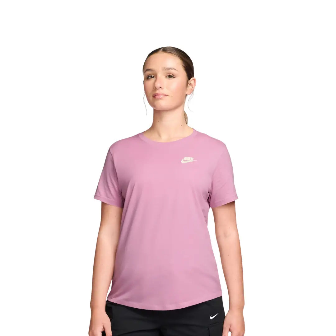 Nike Women Sportswear Club Essentials T-Shirt | DX7903-621