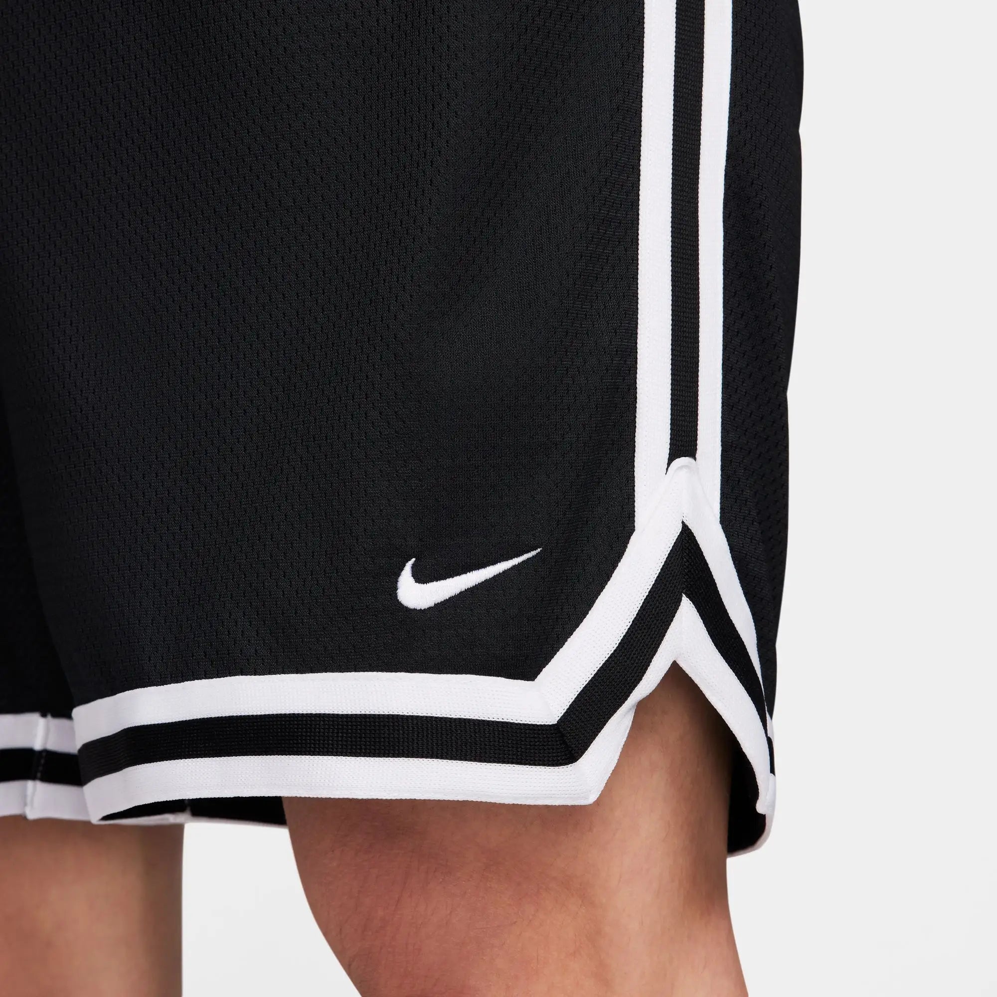Nike Men DNA Dri-FIT 8" Basketball Shorts | FN2652-010
