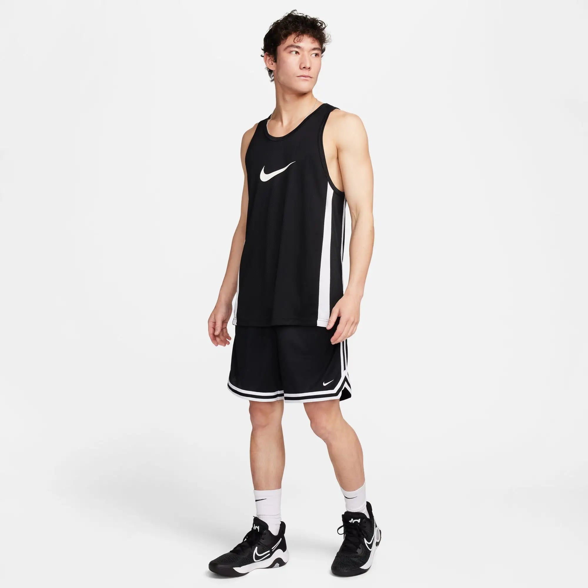 Nike Men DNA Dri-FIT 8" Basketball Shorts | FN2652-010