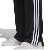 SCP-10697263:IJ7055_7_APPAREL_On_Model_Detail_View_2_grey.webp