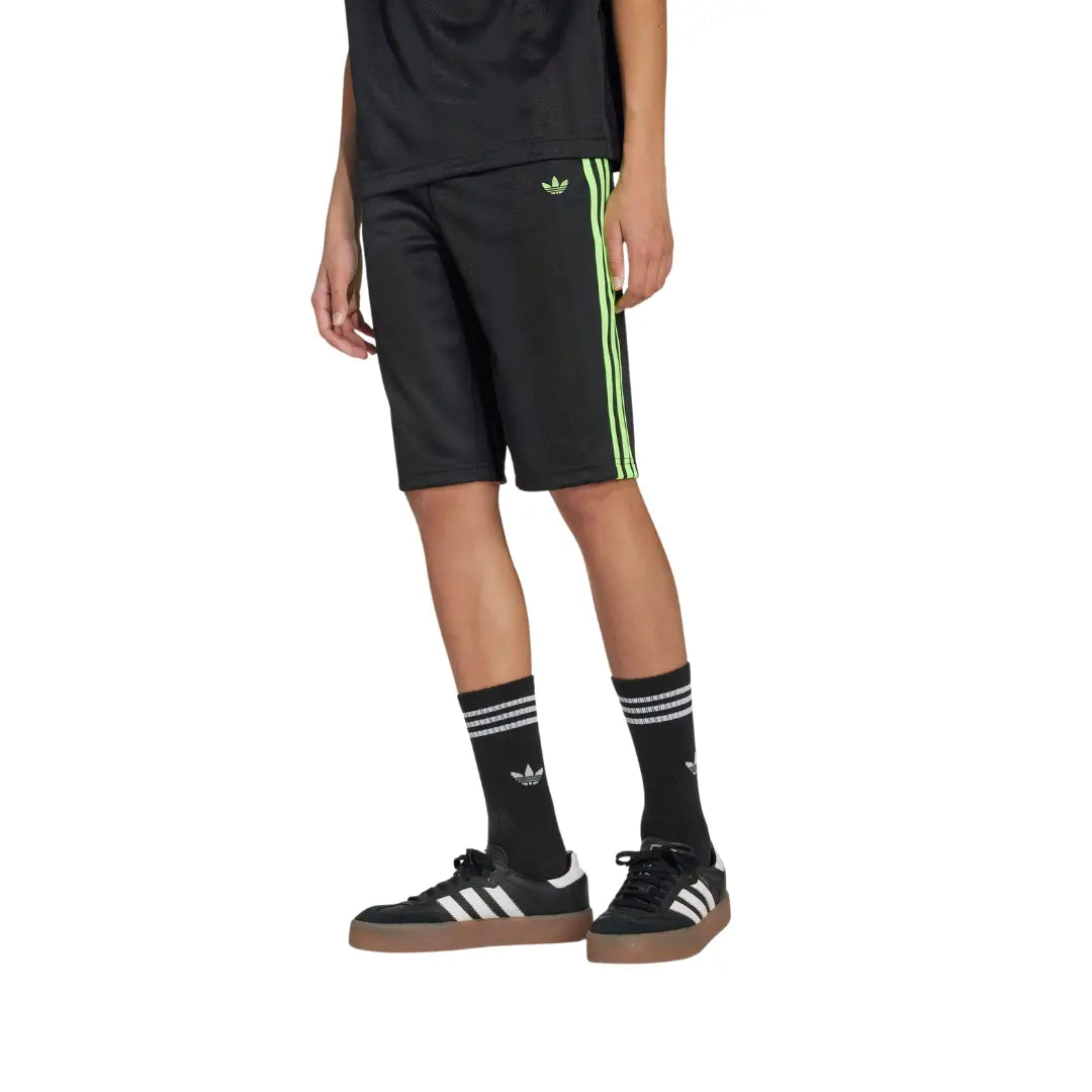 JV7791_2_APPAREL_OnModel_StandardView_grey.webp
