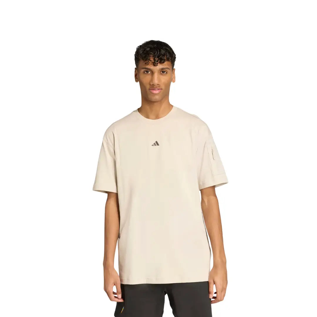 JV8023_2_APPAREL_OnModel_StandardView_grey.webp