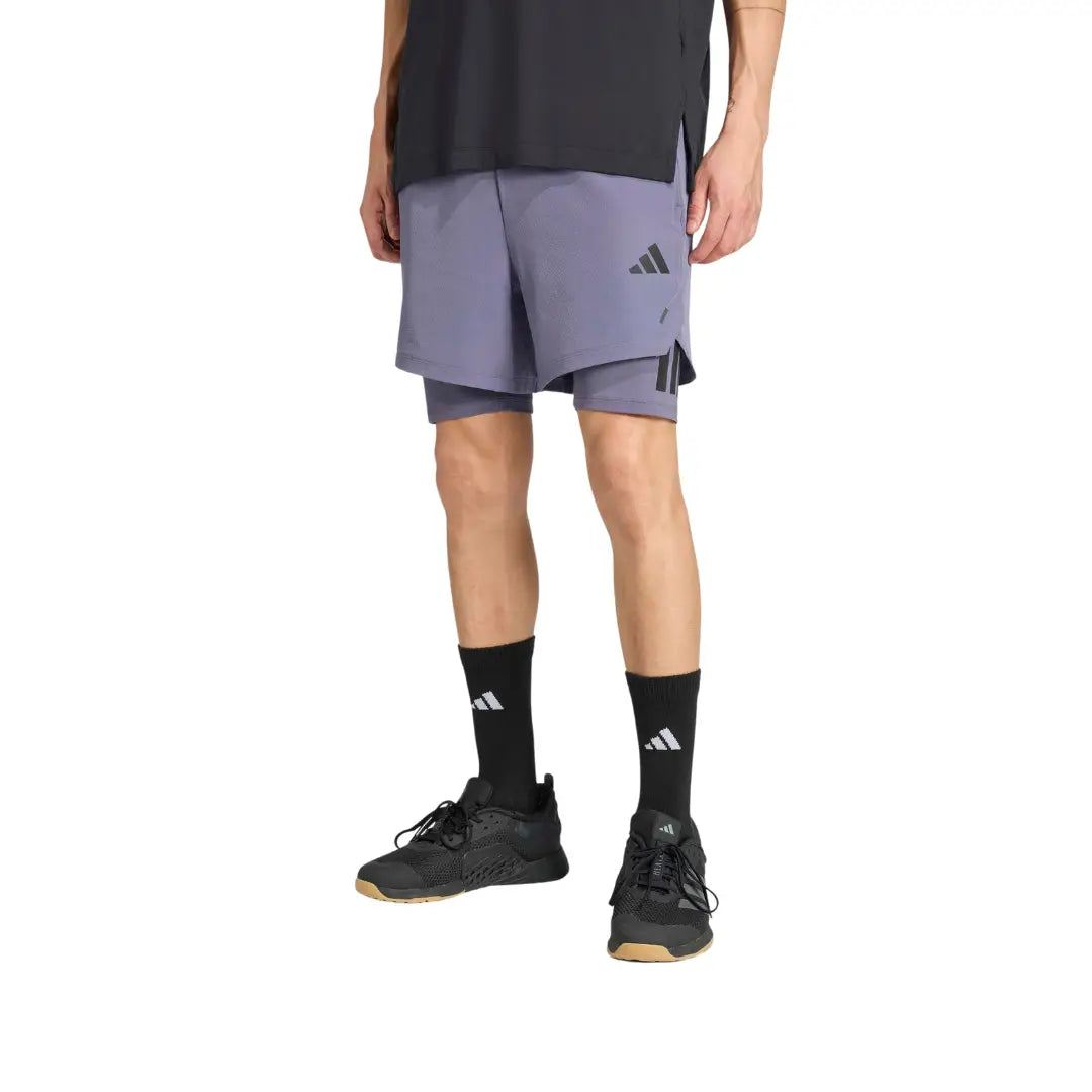 JV9707_2_APPAREL_OnModel_StandardView_grey.webp