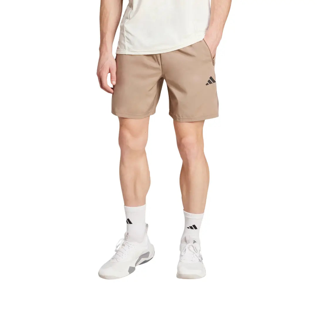 JW2495_2_APPAREL_OnModel_StandardView_grey.webp