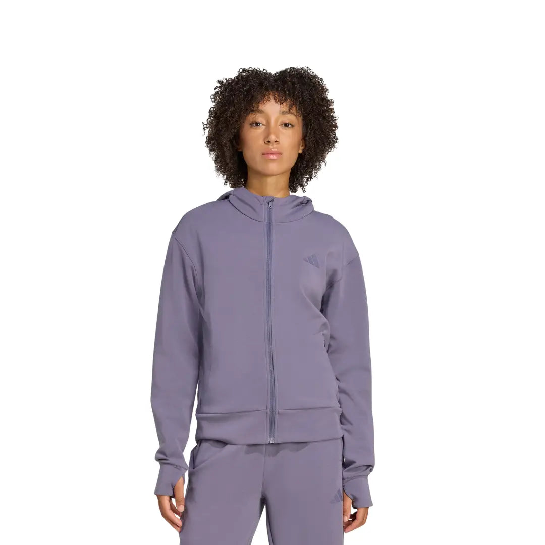 JX7310_2_APPAREL_OnModel_StandardView_grey.webp