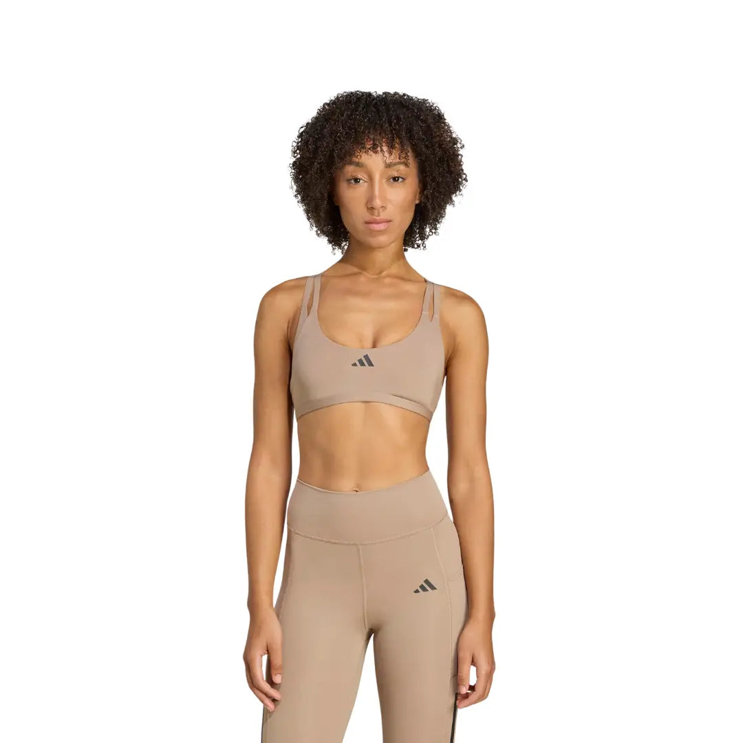 KA3795_3_APPAREL_OnModel_StandardView_grey.webp