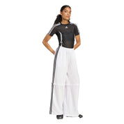 SCP-10857397:KE7571_4_APPAREL_On_Model_Walking_View_grey.webp