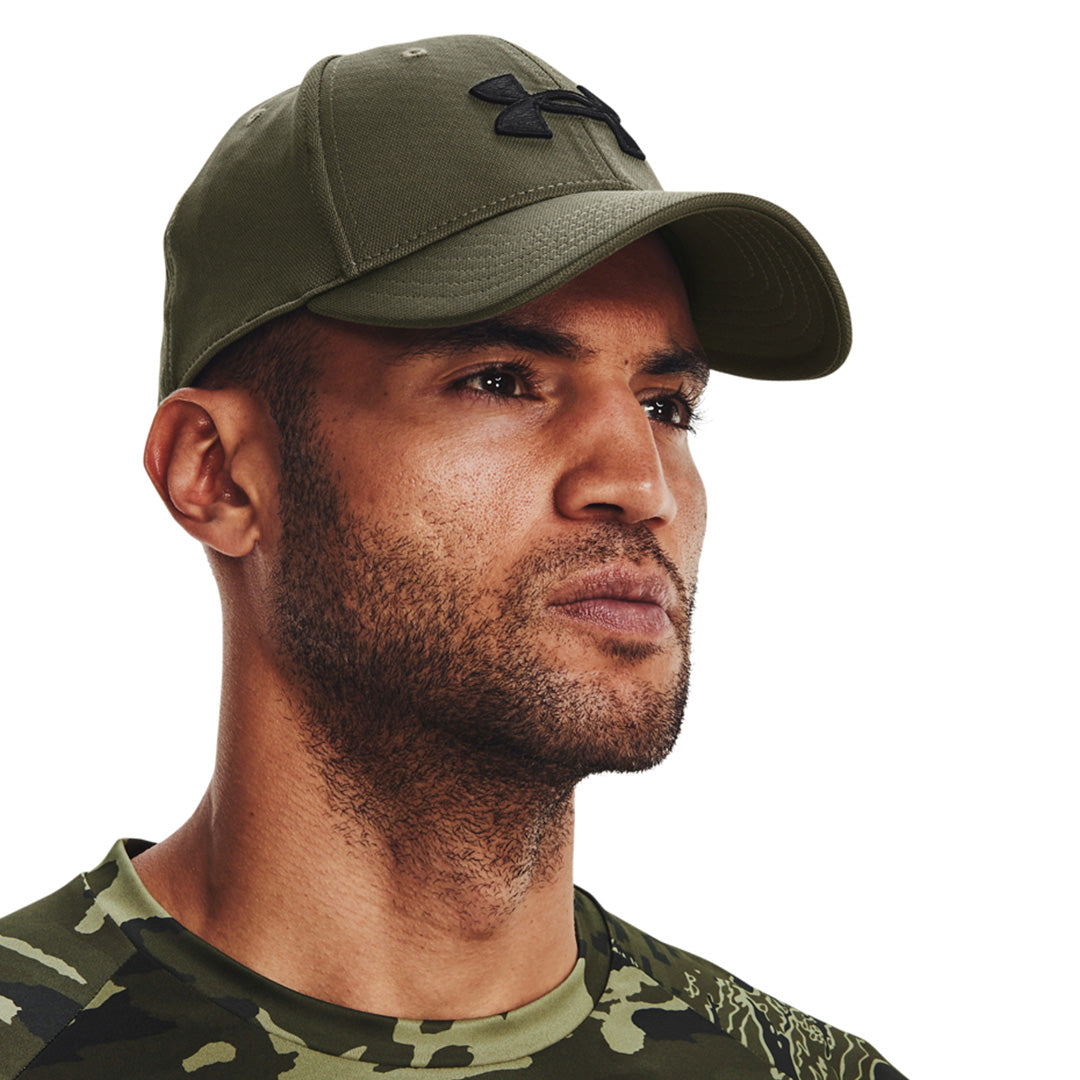 Under Armour Men Blitzing Low Stretch Fit Cap | 1376700-390